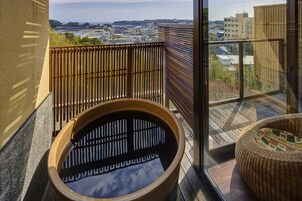 传统客房, 无烟房 (with Open-Air Bath) | 客房内保险箱、办公桌、免费 WiFi、床单