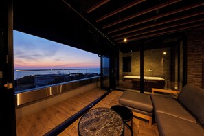 Luxury Suite, Sauna, Ocean View | In-room safe, desk, free WiFi, bed sheets - Resort Hills Toyohama SORA no KAZE (Toba)