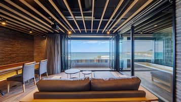 In-room safe, desk, free WiFi, bed sheets