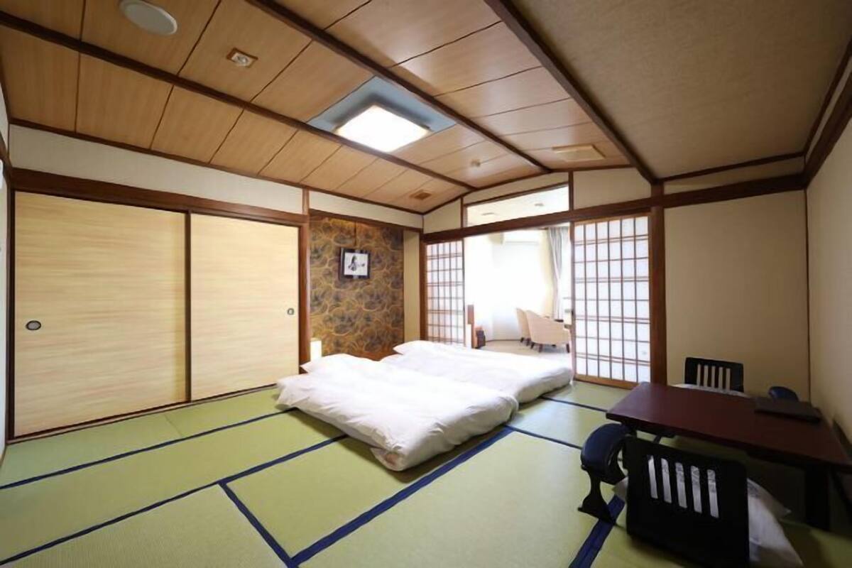 In-room safe, desk, free WiFi, bed sheets