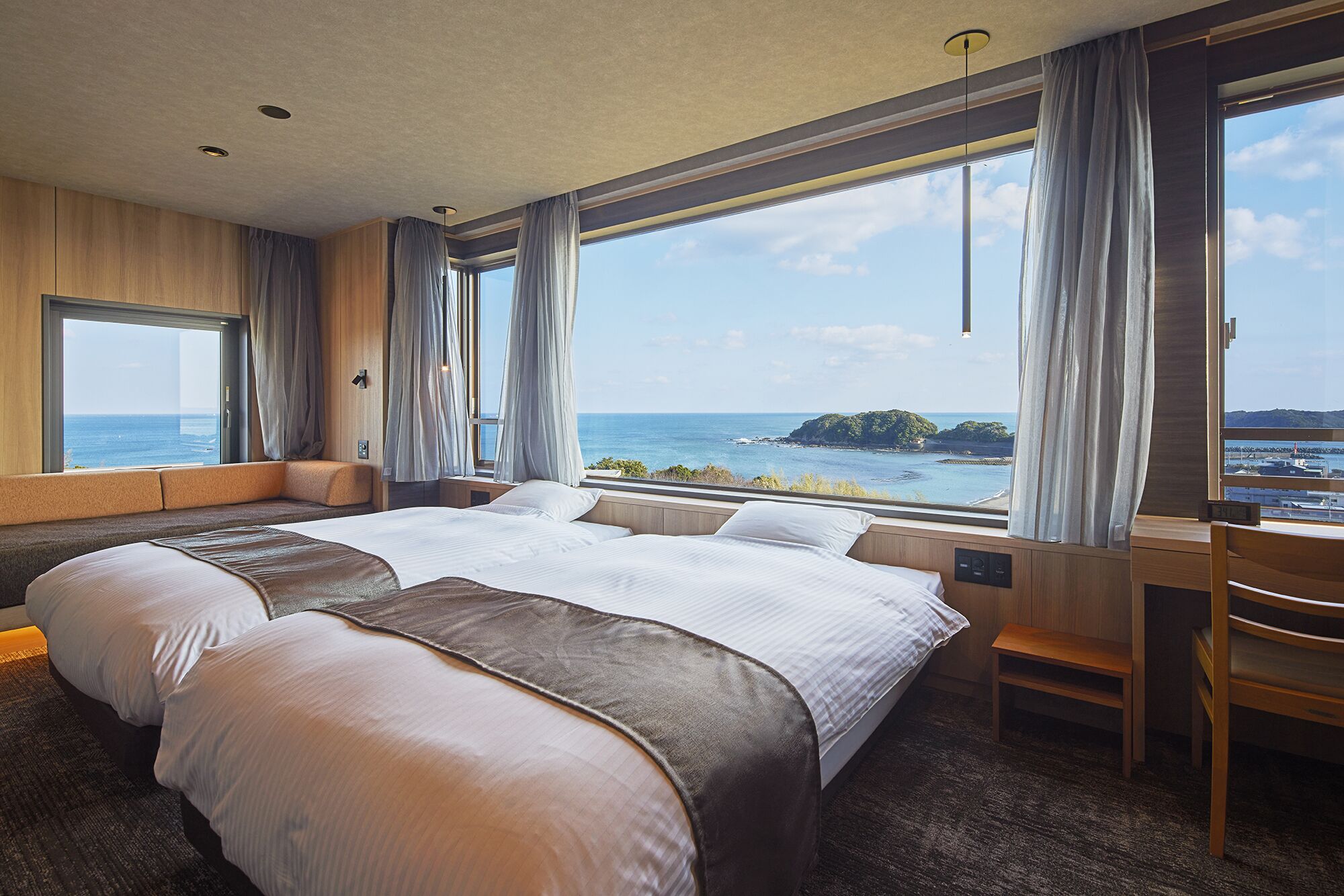 ラグジュアリー スイート サウナ オーシャンビュー | セーフティボックス (室内)、デスク、WiFi (無料)、ベッドシーツ