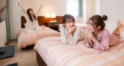 Tendo Central Hotel