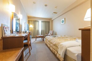 Deluxe Double Room, Non Smoking | Desk, free WiFi, bed sheets - Tendo Central Hotel (Tendo)