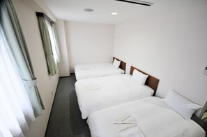 In-room safe, desk, iron/ironing board, free WiFi - Hotel Green Line (Sendai)