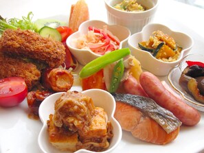 Triple Room, Smoking | Ryokan dining - Hotel Green Line (Sendai)