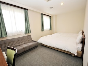 In-room safe, desk, iron/ironing board, free WiFi