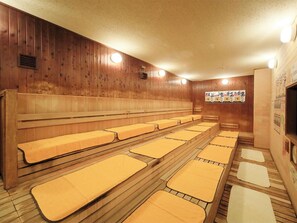 Sauna y aguas termales 