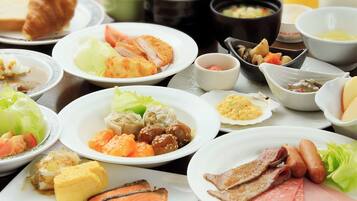 Free daily buffet breakfast