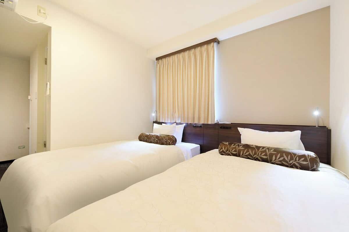 1 bedroom, desk, free wifi