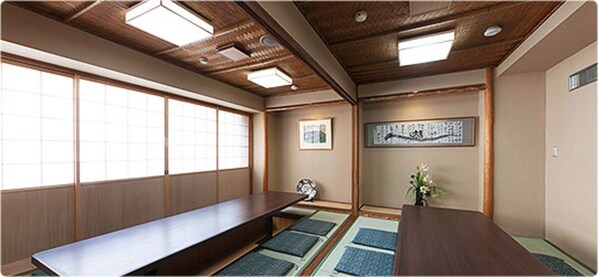 Breakfast, lunch, dinner served; Japanese cuisine, sea views