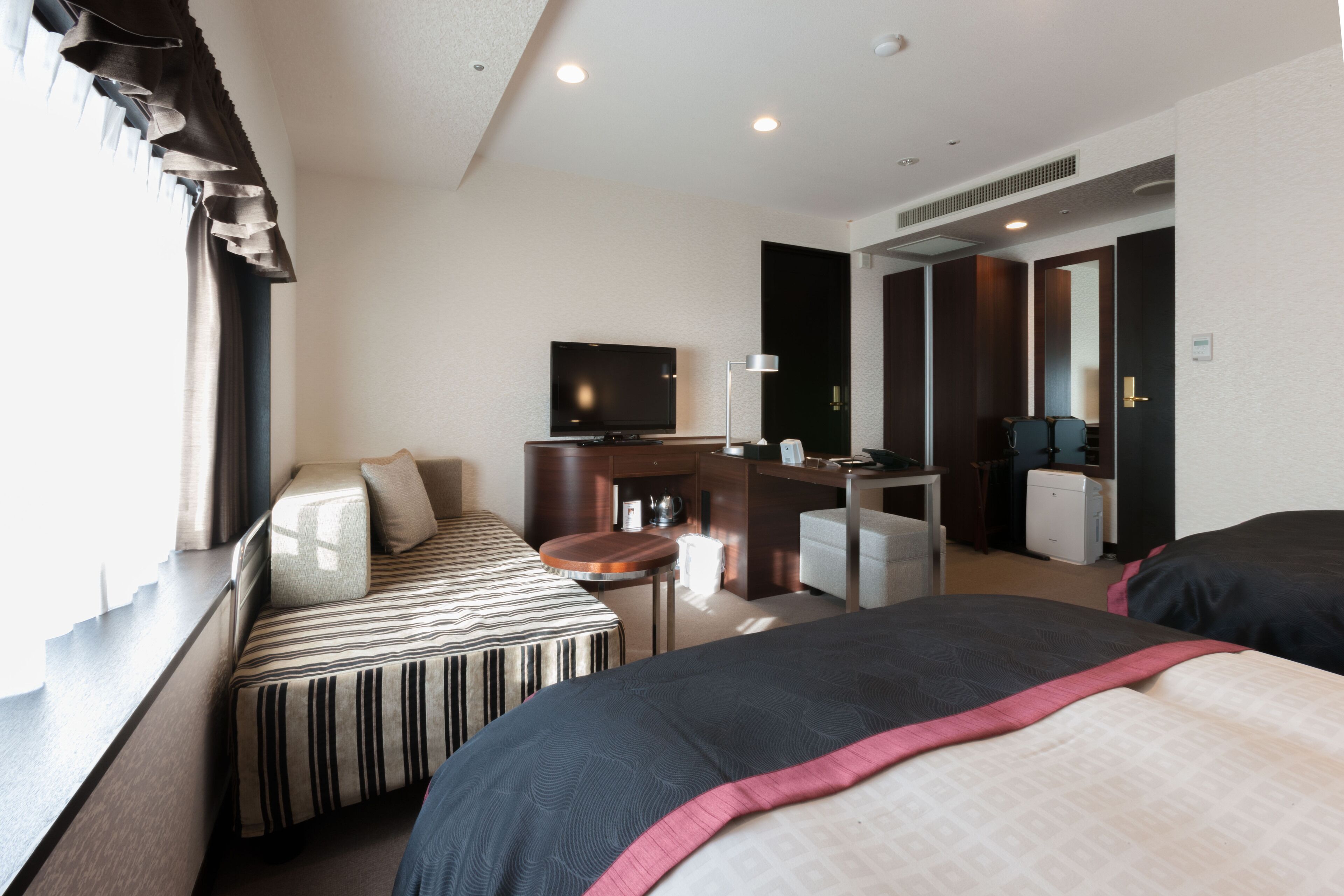 Premium King Suite, Non Smoking | Desk, laptop workspace, iron/ironing board, free WiFi