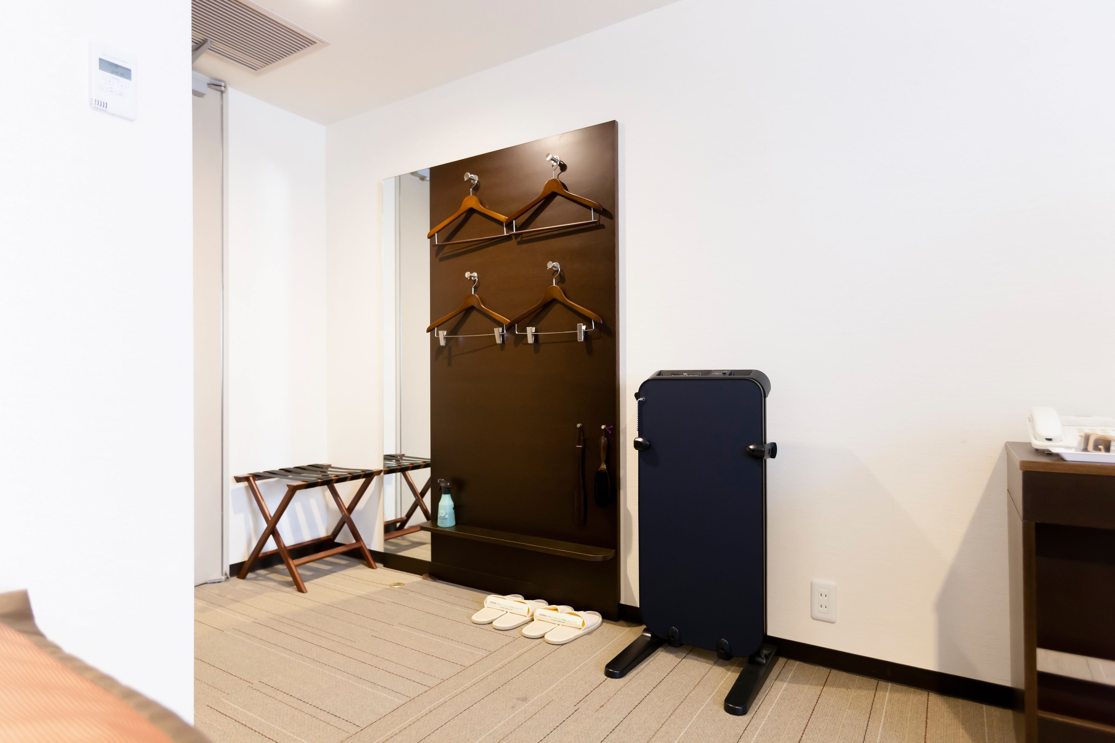 43-inch flat-screen tv with digital channels, tv