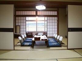 Caja de seguridad en la habitación y escritorio 