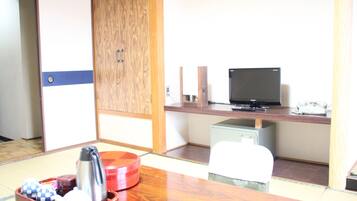 In-room safe, desk, laptop workspace, blackout drapes