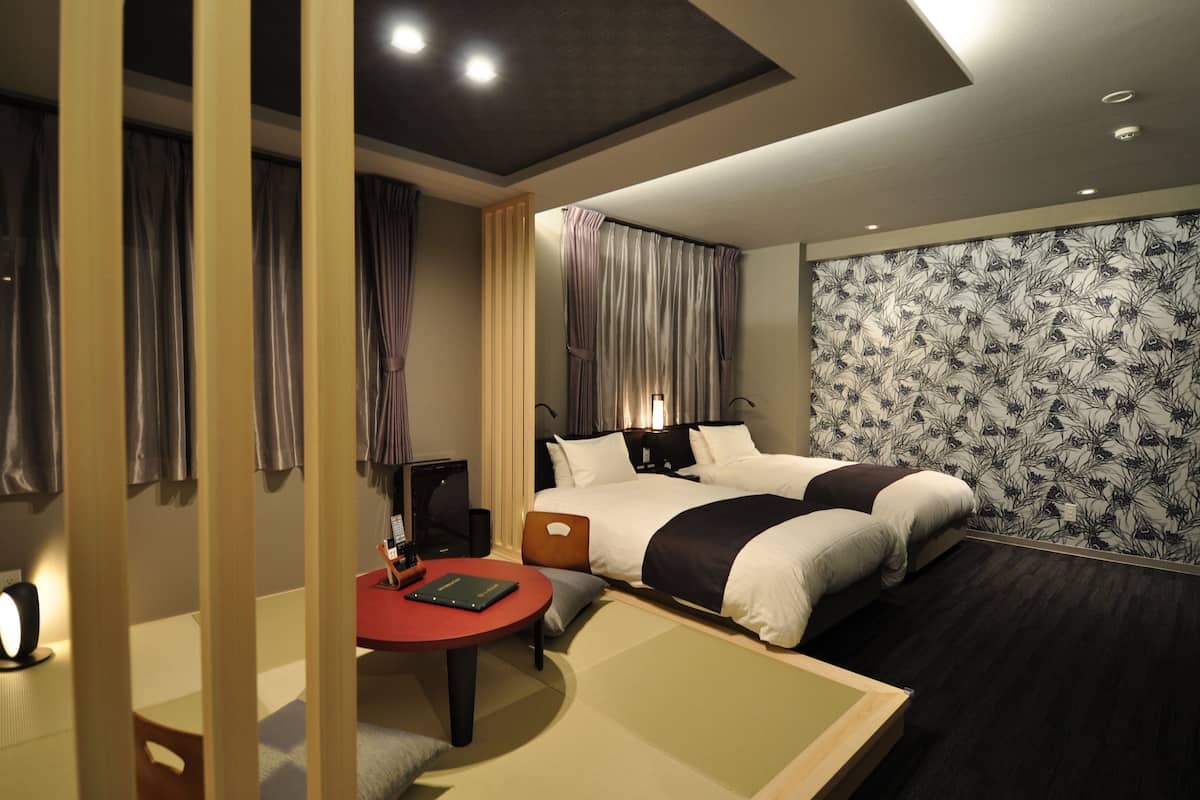 design room, 2 bedrooms, non smoking, river view | down duvets, in-room safe, blackout curtains, free wifi