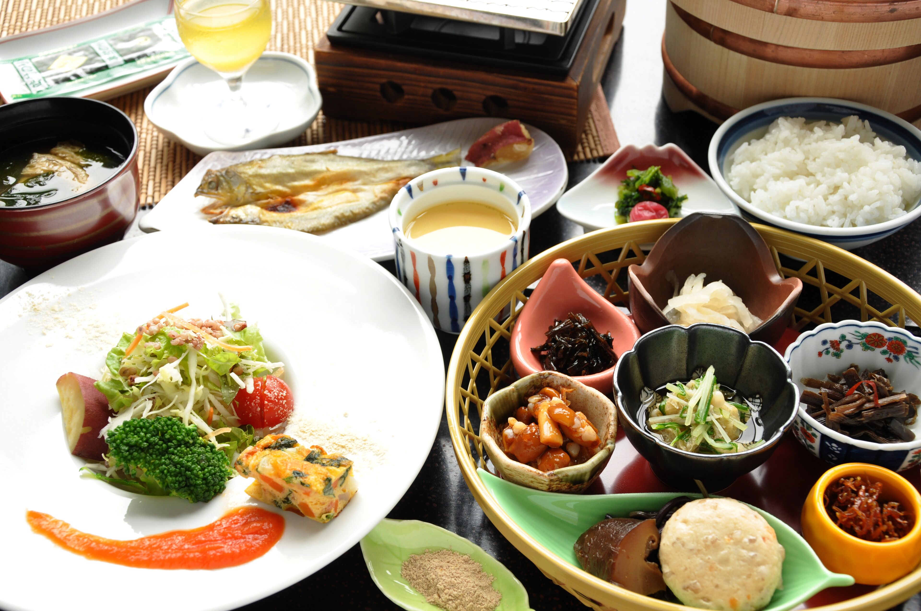 daily local cuisine breakfast (jpy 2500 per person)