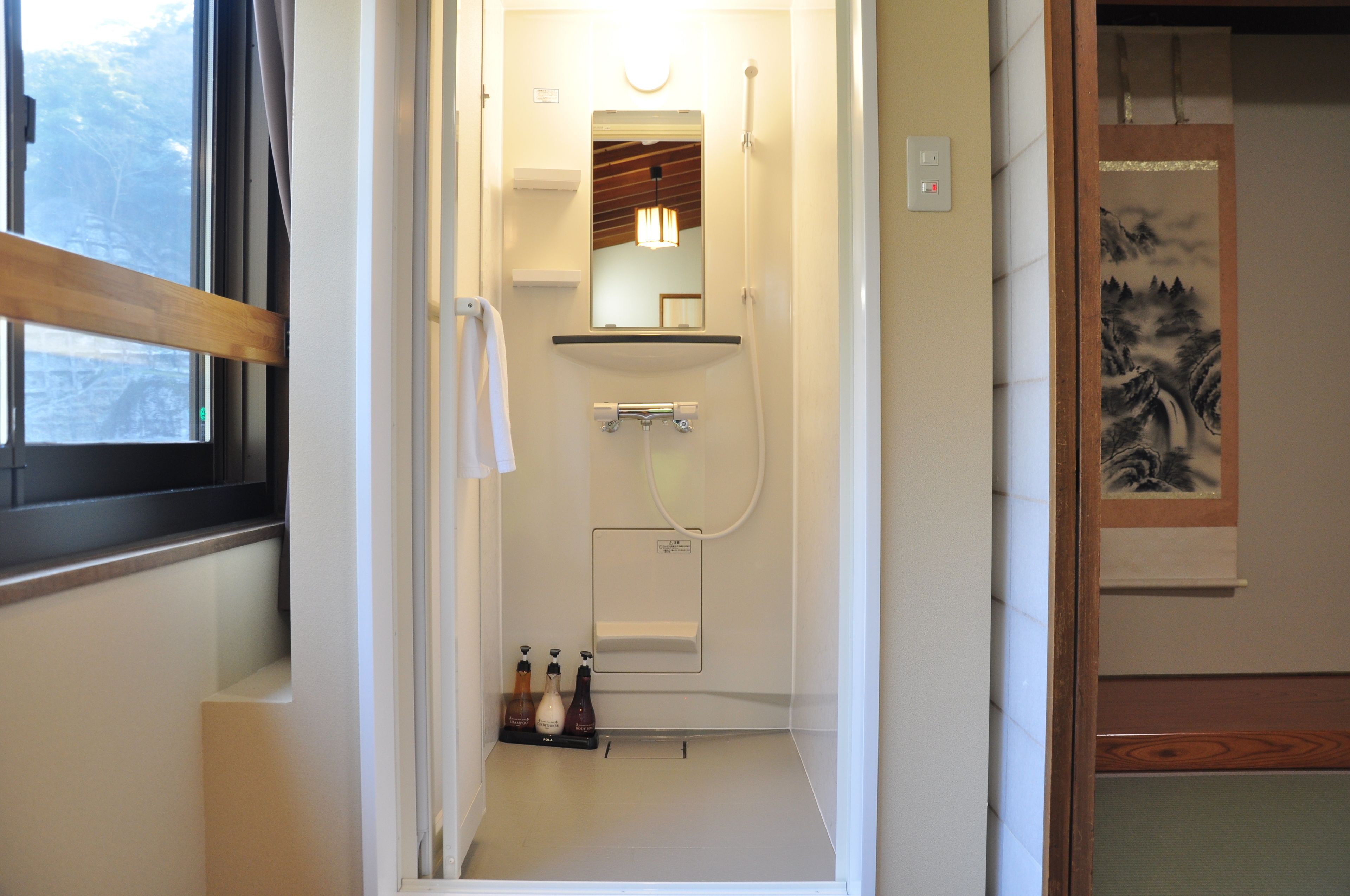 traditional room, non smoking | bathroom | free toiletries, hair dryer, slippers, bidet