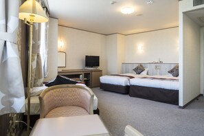 In-room safe, desk, soundproofing, iron/ironing board - Hotel AreaOne Hiroshima Wing (Higashihiroshima)