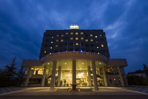 Front of property – evening/night - Hotel AreaOne Hiroshima Wing (Higashihiroshima)