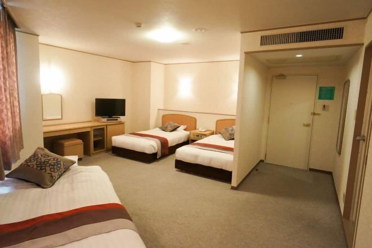 1 bedroom, in-room safe, desk, soundproofing