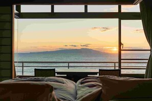 Basic Twin Room | Down comforters, in-room safe, free WiFi - Atagawakan (Higashiizu)