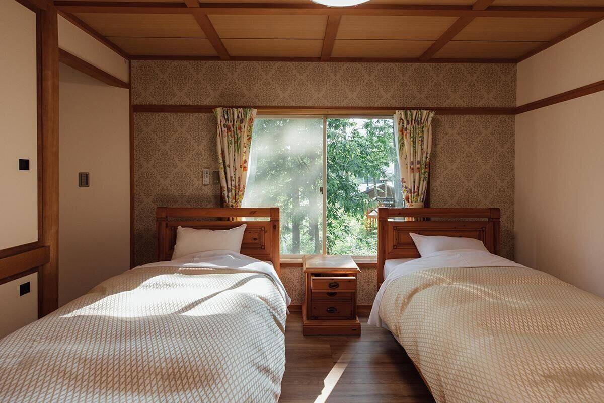 Deluxe Cottage, Smoking (Private Open-air Bath, Hana Hotel) | Cadar katil