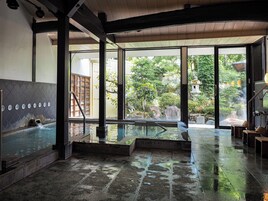 Baño termal público