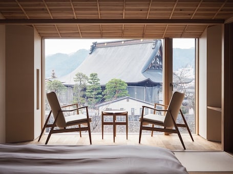 Kangeturo-Twin room | Free minibar, in-room safe, desk, laptop workspace. Yatsusankan