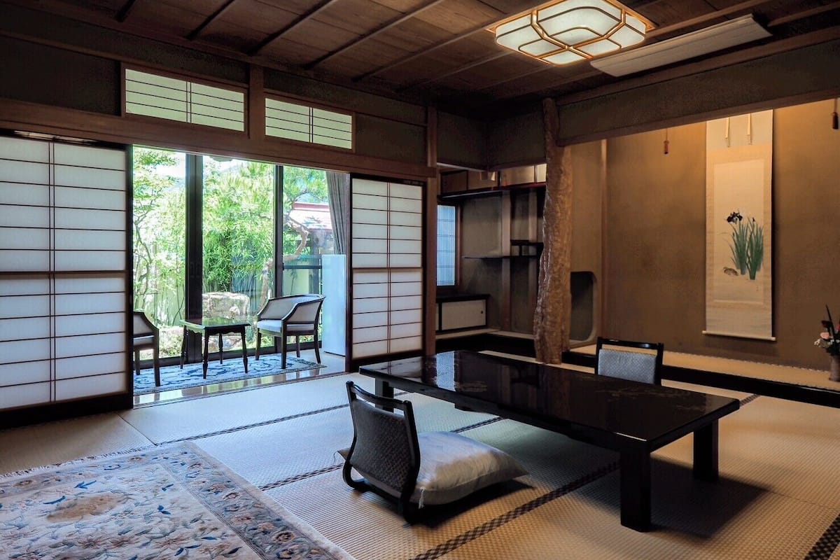 Habitación tradicional, no fumadores, vistas al patio (Japanese Style,6 years old and over) | 1 dormitorio, minibar con artículos gratuitos, caja fuerte y escritorio