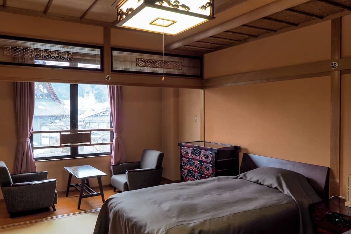 Habitación tradicional, no fumadores, vistas al río (Twin Room, 6 years old and over) | 1 dormitorio, minibar con artículos gratuitos, caja fuerte y escritorio