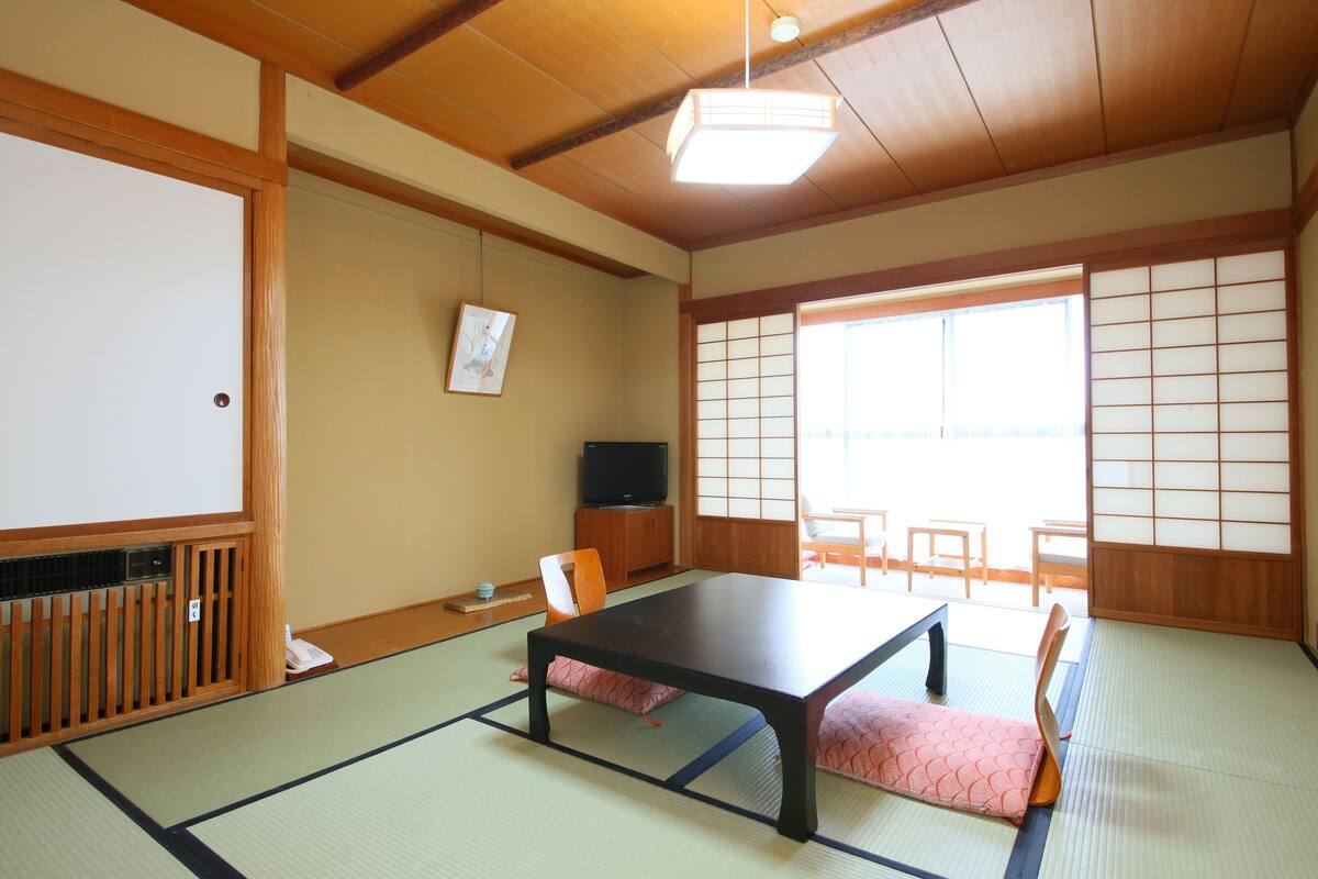 Japanese Style 10 tatami mat - Type B | In-room safe, desk, free WiFi