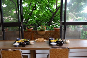Breakfast area