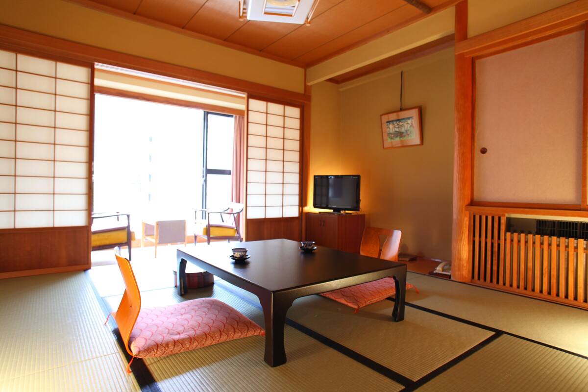 Japanese Style 8 tatami mat - Type A | In-room safe, desk, free WiFi