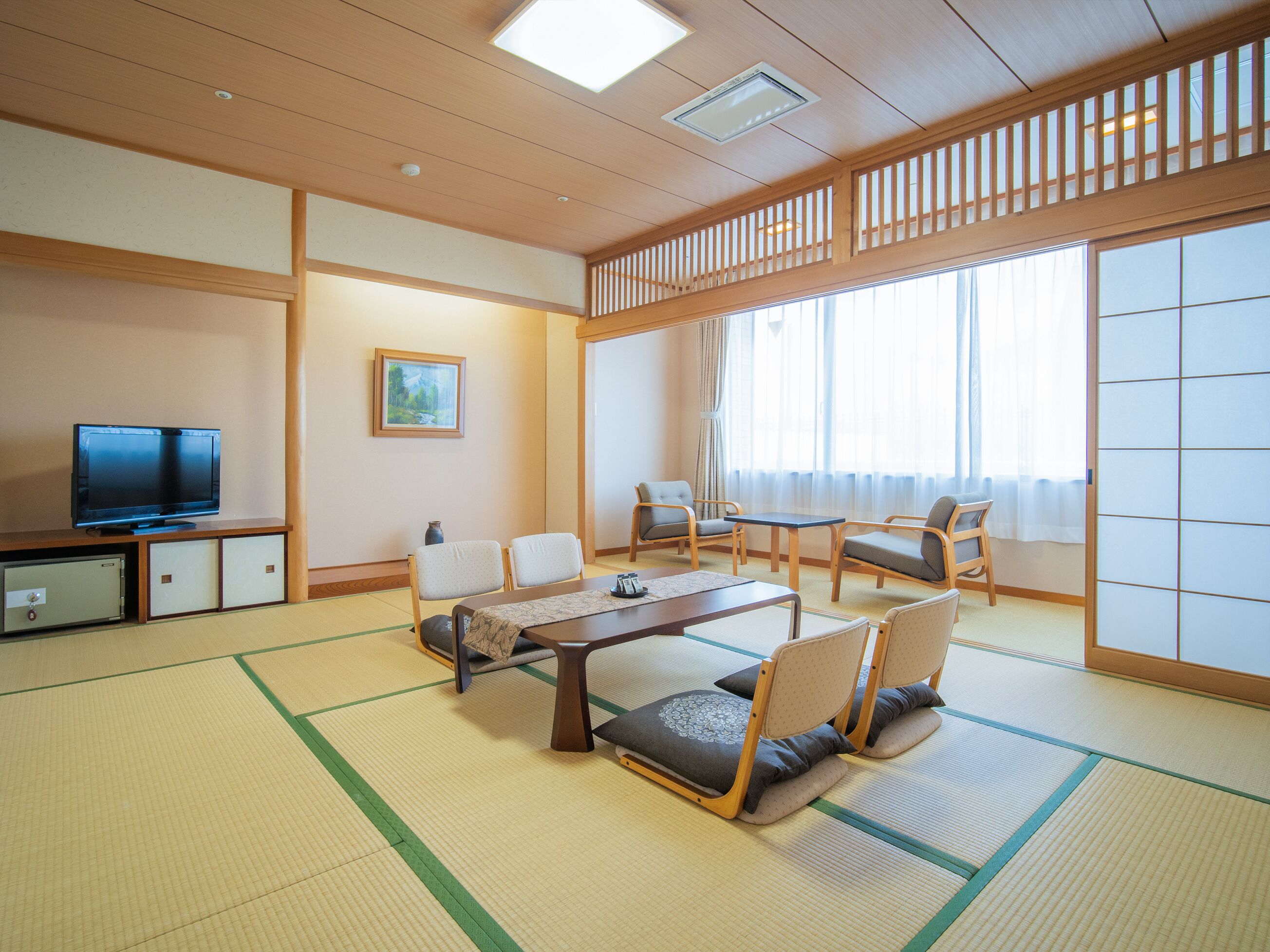 traditional room, 5 bedrooms, non smoking, sauna | 1 bedroom, in-room safe, desk, laptop workspace