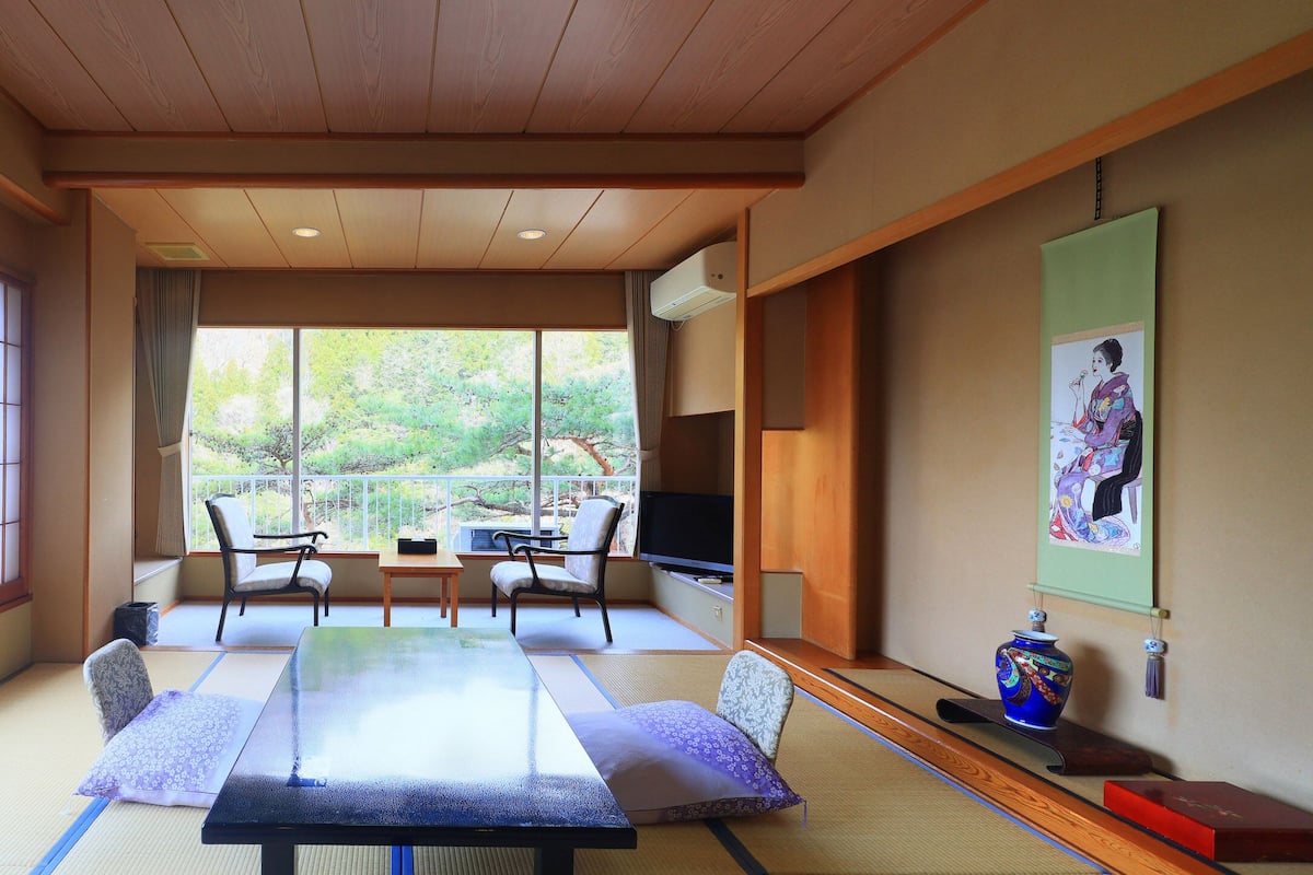 Japanese Style Deluxe Room | Minibar, in-room safe, free WiFi, bed sheets