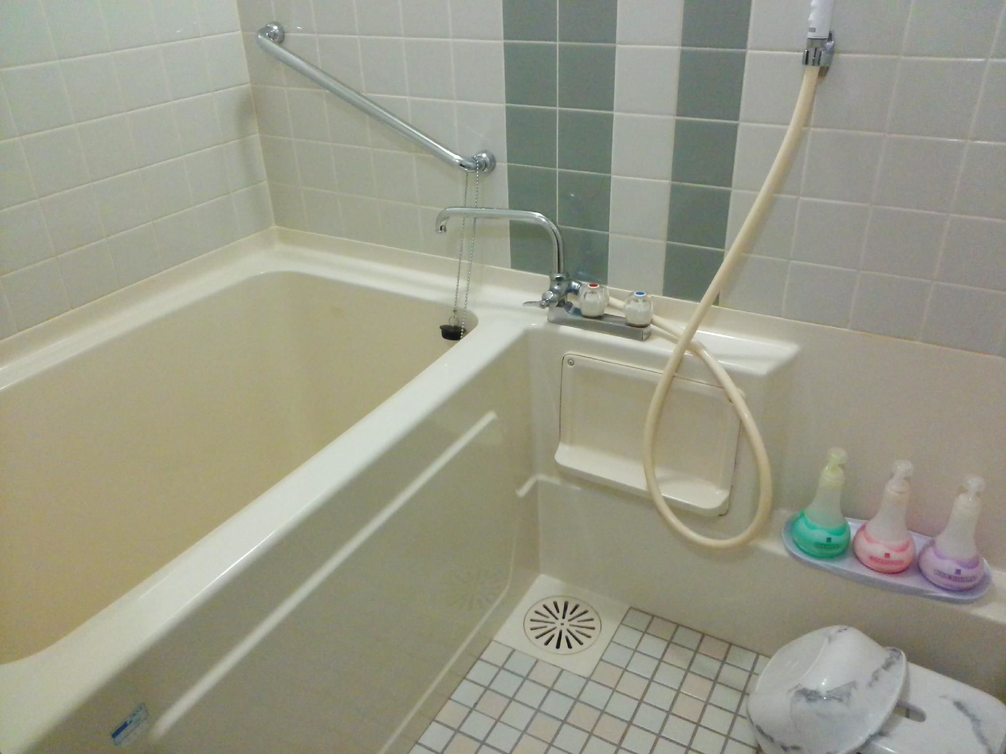 separate bathtub and shower, deep-soaking bathtub, free toiletries