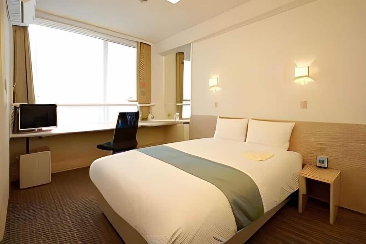 Desk, iron/ironing board, free WiFi, bed sheets