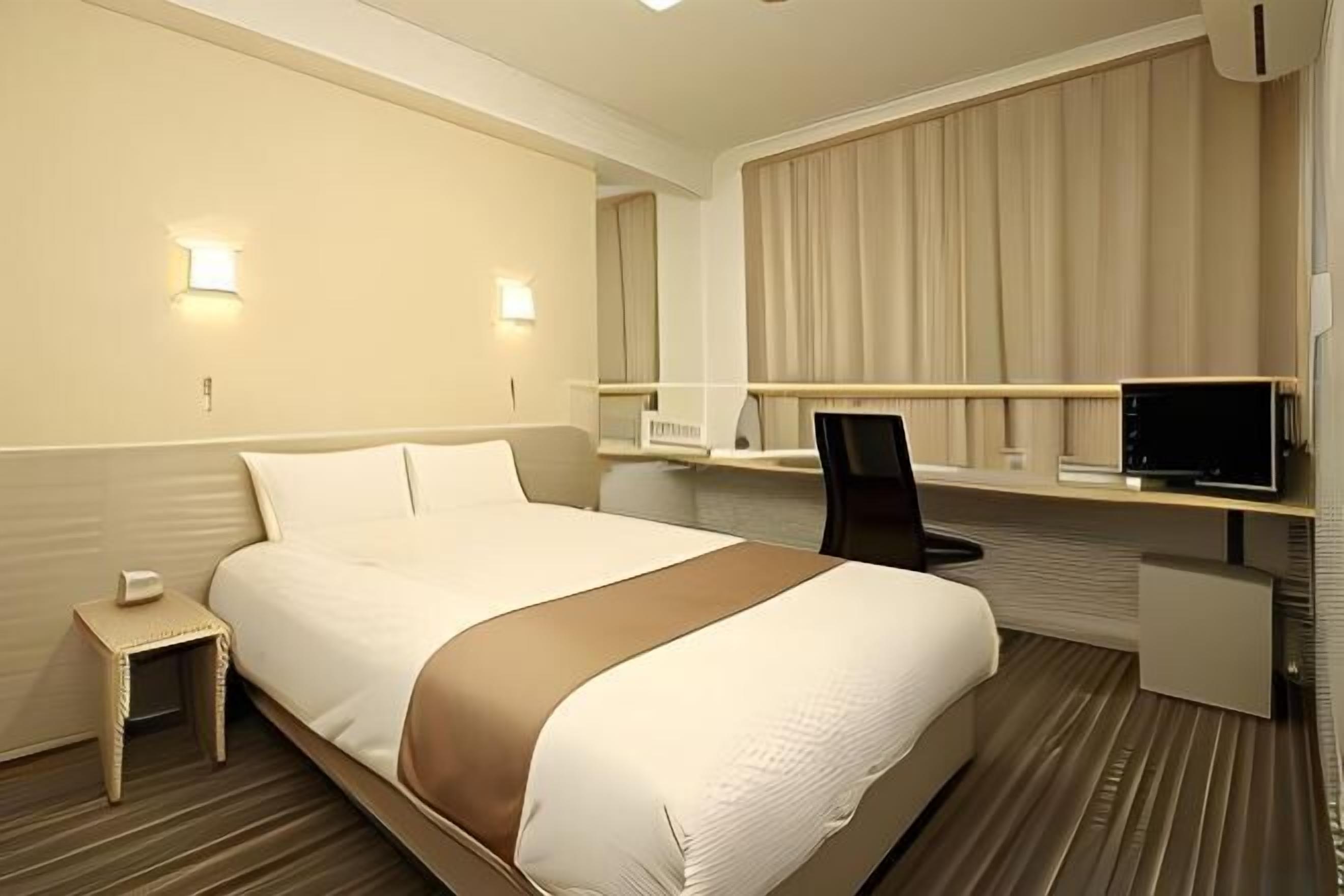 書桌、熨斗/熨衣板、免費無線上網、床單