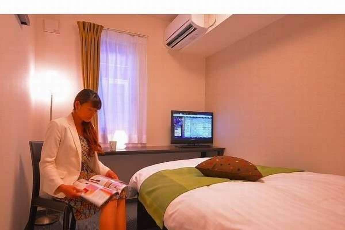 Schreibtisch, Verdunkelungsvorhänge, kostenloses WLAN, Bettwäsche