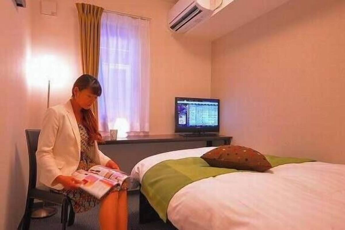 Schreibtisch, Verdunkelungsvorhänge, kostenloses WLAN, Bettwäsche