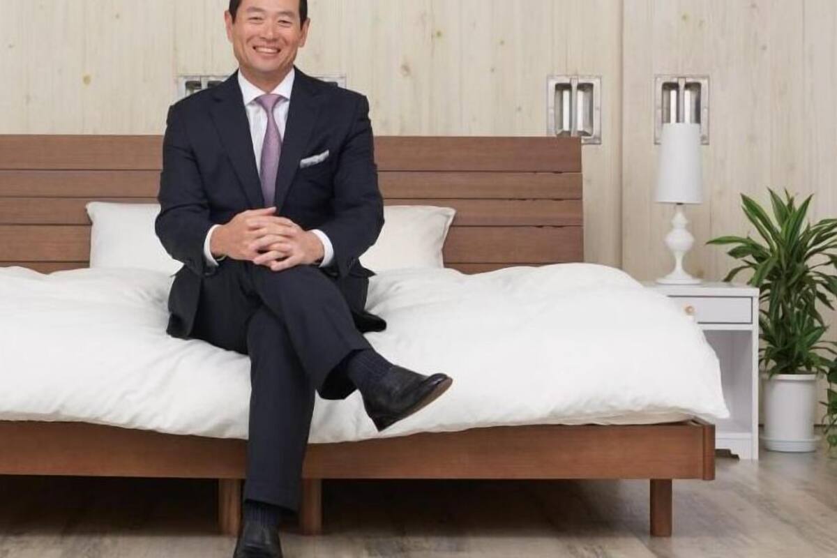 desk, blackout curtains, free wifi, bed sheets