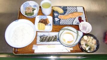 餐饮