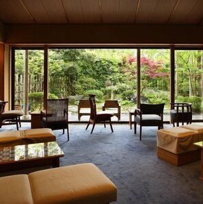 Interior - Yumeya (Niigata)