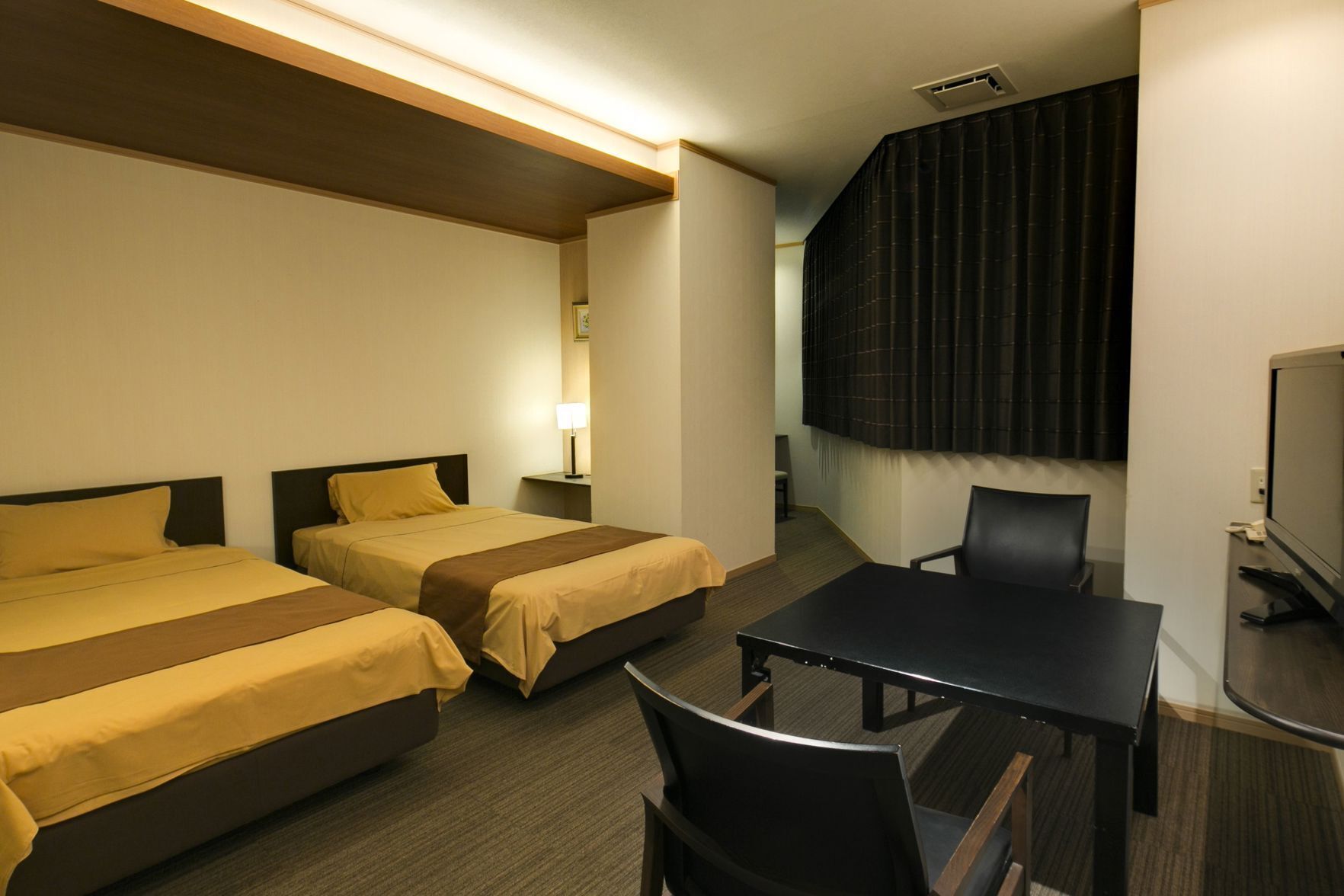 In-room safe, free WiFi, bed sheets