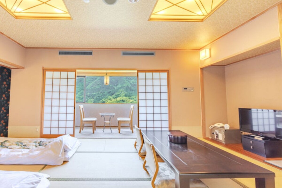 Standard Japanese Room Lake View Mountain View Non-smoking Smoking Japanese-style Room 12 Tatami Mats With Bath And Toilet