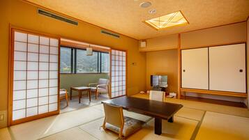 Japanese Style Room | Free WiFi, bed sheets