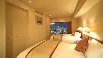 Suite, para fumadores | Escritorio, insonorización, tabla de planchar con plancha y wifi gratis