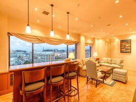 Televisión de pantalla plana, películas con cargo