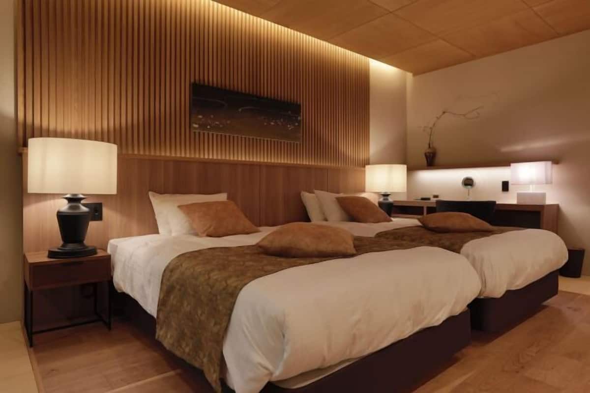 1 bedroom, premium bedding, in-room safe