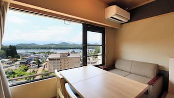 Japanese-style Twin Room, Non Smoking | In-room safe, free WiFi, bed sheets